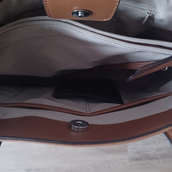 Nine West Tote Handbag - Picture 4 of 6